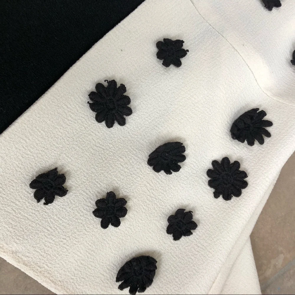 Sugar Lips Ivory & Black Flower Applique Peplum Tank Top Blouse - Picture 6 of 7